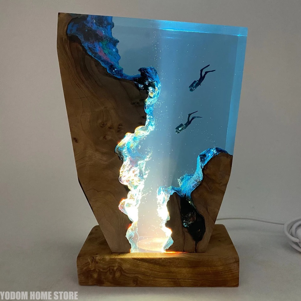 Nuova Lampada da Tavolo in Res - Resin Art World recensione e prezzo