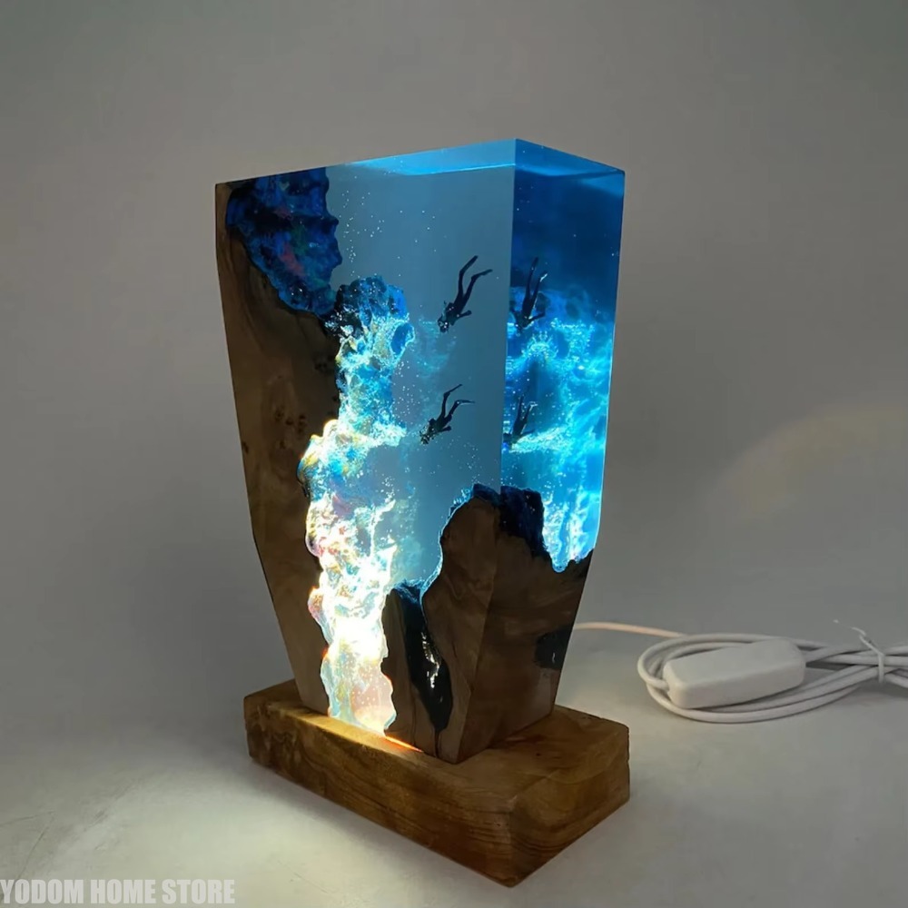 Nuova Lampada da Tavolo in Res - Resin Art World recensione e prezzo