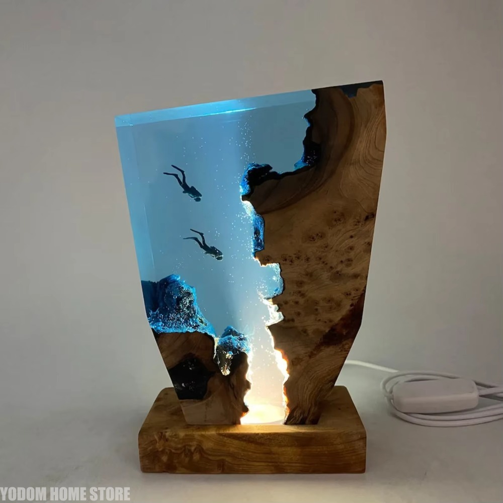 Nuova Lampada da Tavolo in Res - Resin Art World recensione e prezzo